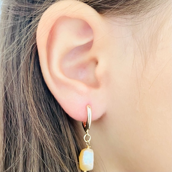 Fresh Water Pearl Earrings - Picture 7 of 8